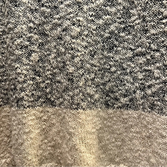 Vince. Marled‎ Black with Band of Cream at Bottom of Sweater. Size Medium. - Picture 4 of 7